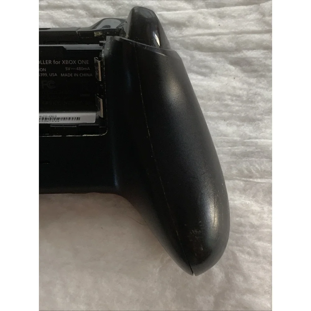 Microsoft Xbox One Black Wireless Controller Model 1697 - Untested